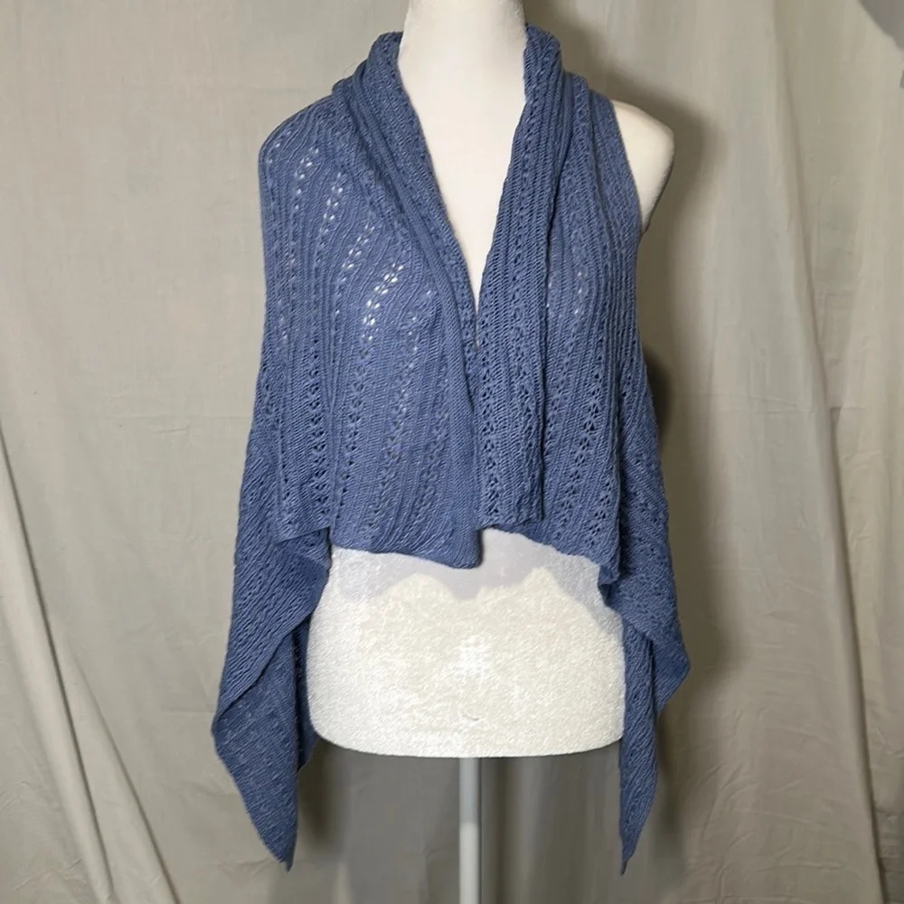 blue open knit Jenny half front vest size medium